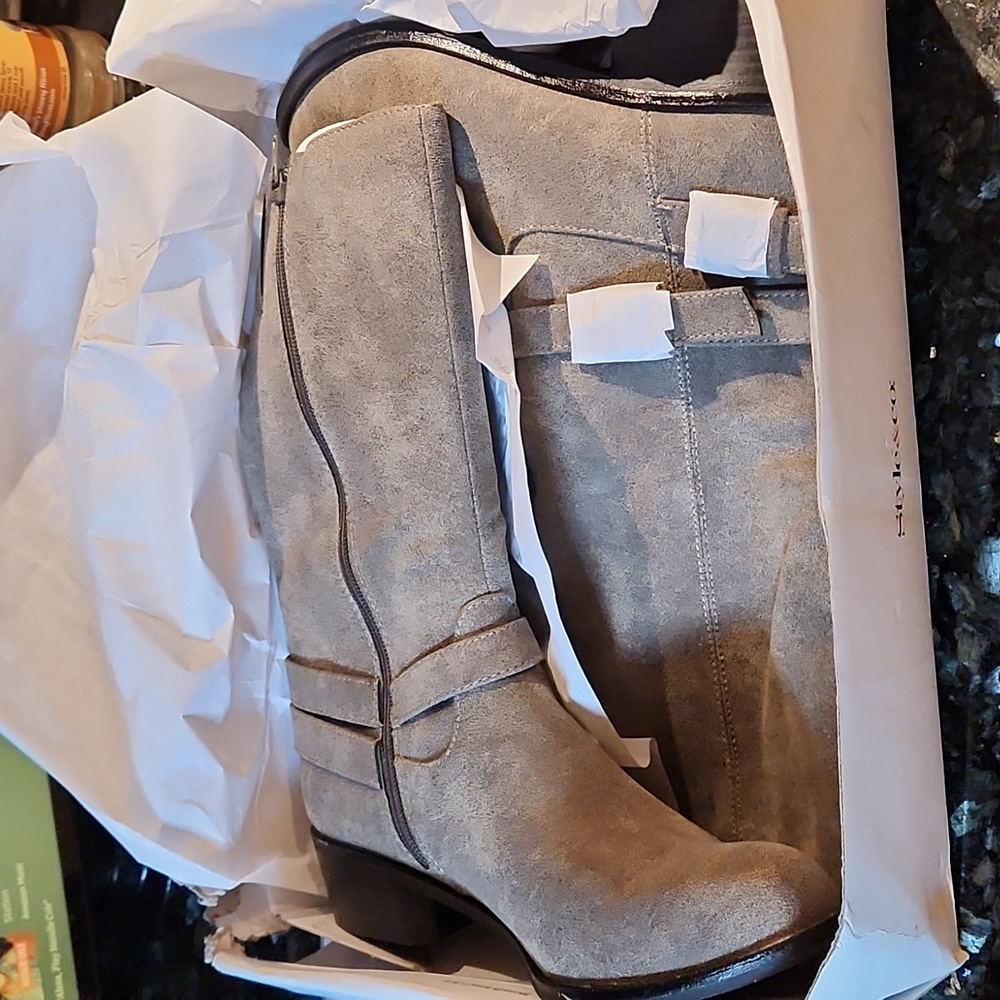 Women's Suede Boots